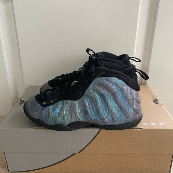 Nike Lil\' Posite One PRM Aurora Green Kids Sneakers - SZ 1 Y main image 0